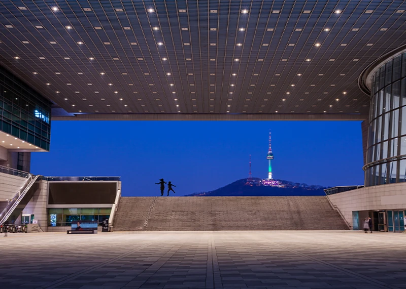 国立中央博物馆官方实景配图；不代表旅行日所有展厅开放。