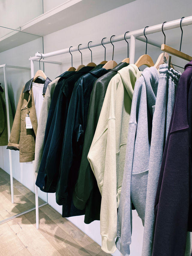 汉南Showroom服装陈列，cocoa12到访实拍；非当前库存保证