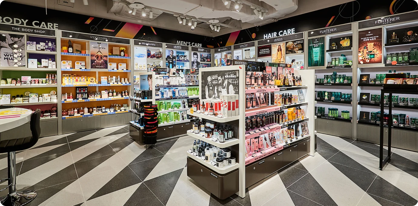 CHICOR COEX官方店内实景：身体、男士与头发护理区域；陈列会调整。